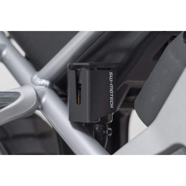 OSŁONA ZBIORNIKA PŁYNU HAMULCOWEGO SW-MOTECH TRIUMPH TIGER 1200 MODELS (22-) BLACK