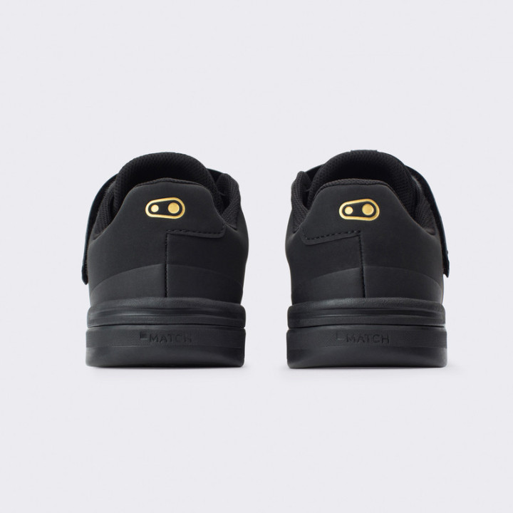 BUTY CRANKBROTHERS STAMP BOA BLACK/GOLD - BLACK OUTSOLE