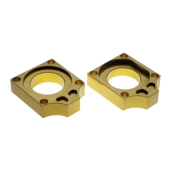 Napinacz tylnej ośki accel Kawasaki Suzuki złoty - AB03G