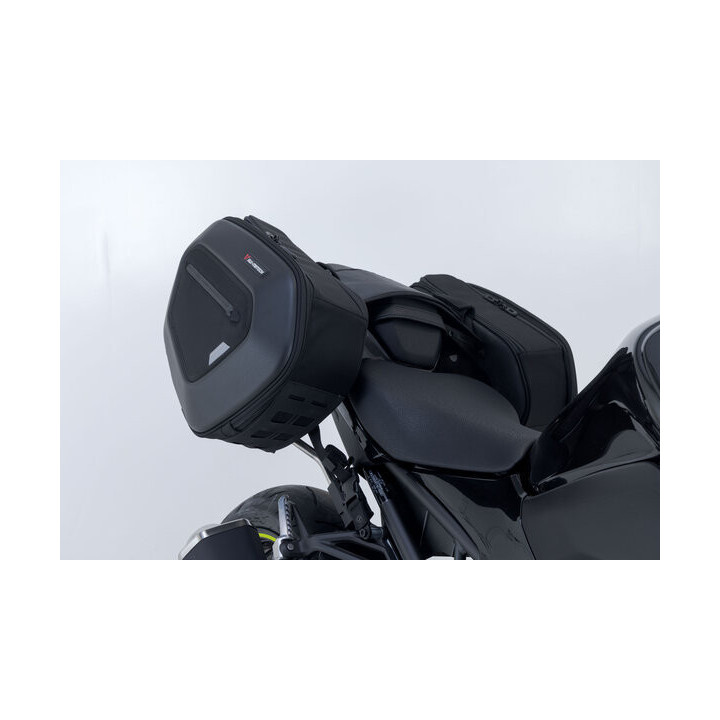 ZESTAW SAKW PRO BLAZE H I STELAŻY SW-MOTECH KAWASAKI Z900 (16-) BLACK