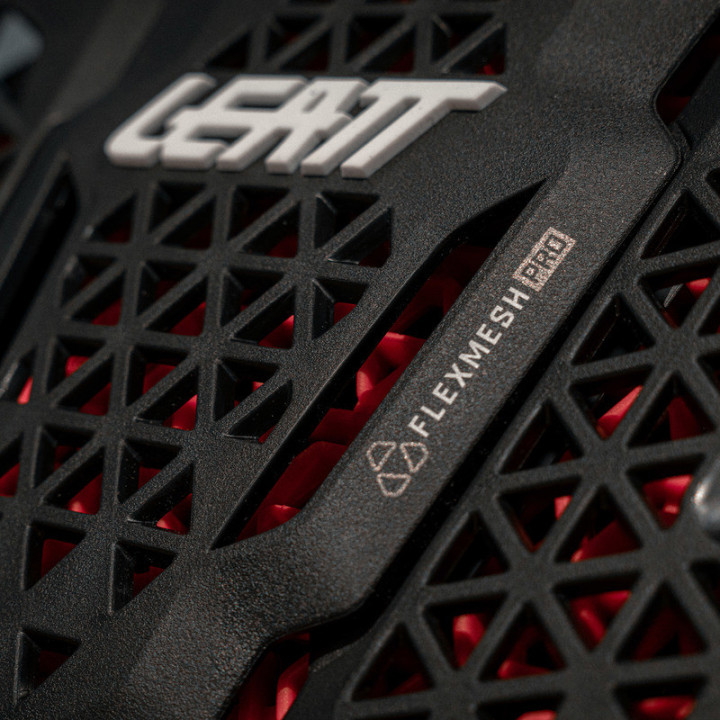 BUZER LEATT 4.5 HYBRID BLACK