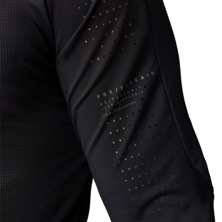 KOSZULKA ROWEROWA Z DŁUGIM RĘKAWEM FOX FLEXAIR PRO BLACK