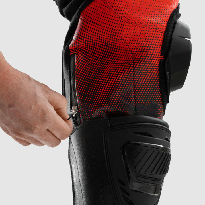 SPODNIE MOTOCYKLOWE SKÓRZANE REBELHORN INFERNO BLACK BLUE WHITE RED