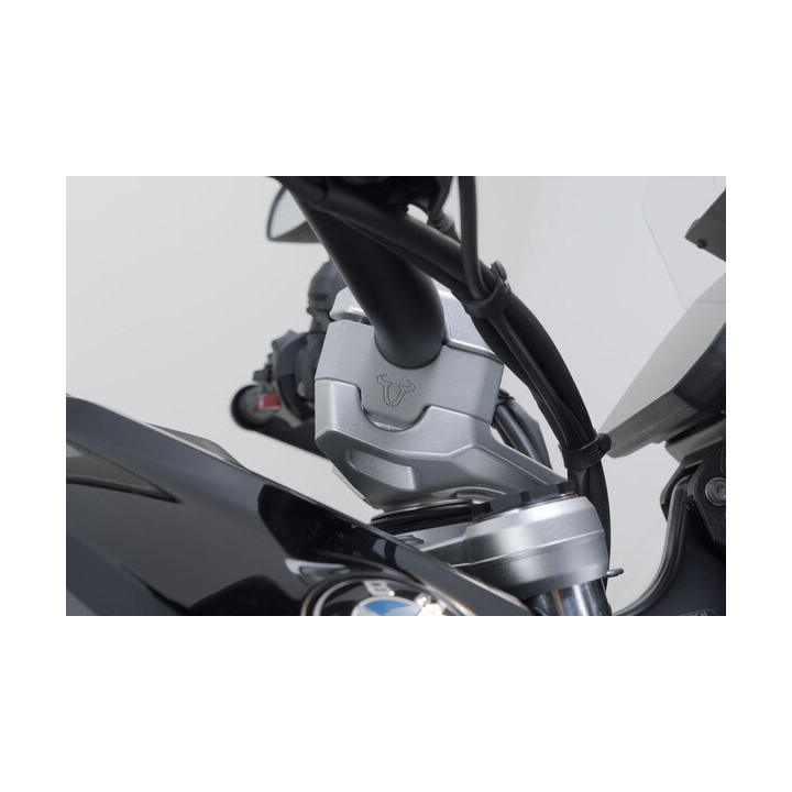 ZESTAW PODWYŻSZAJĄCY KIEROWNICĘ SW-MOTECH 30MM BMW R 1300 GS (23-) SILVER